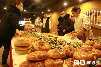 新疆阿勒泰 小馕餅撬動大產業(yè) 特色食品銷售促農增收
